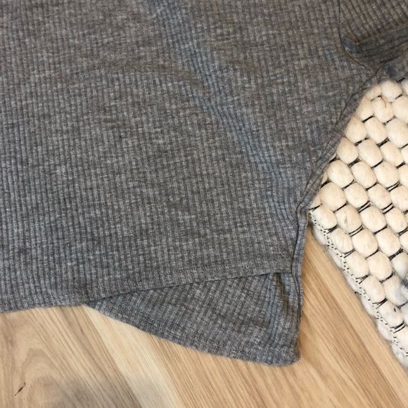 Pacsun bundle of two crop tops - Picture 6 of 6